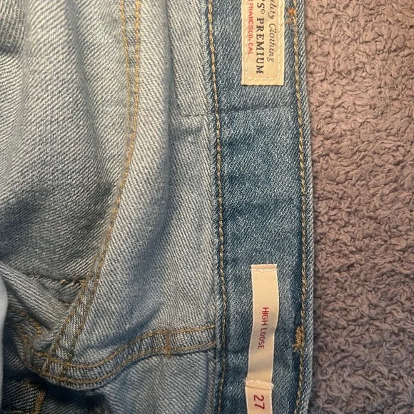 Levi's High Loose Jeans - Picture 4 of 4